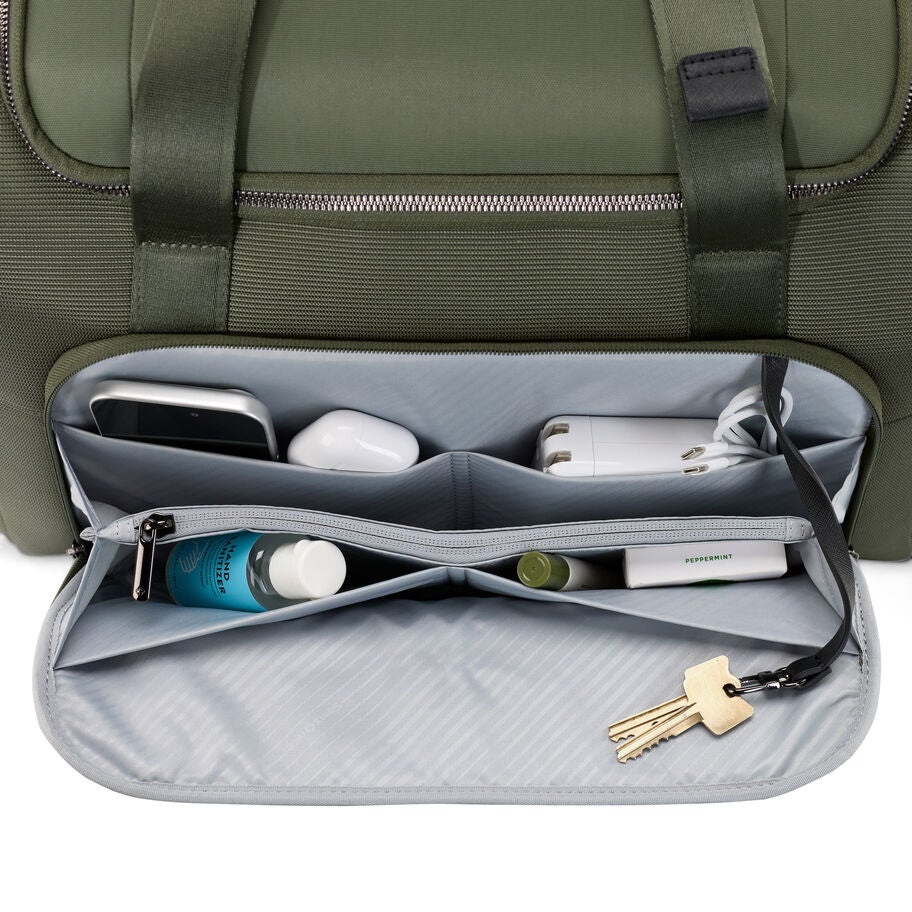 Nuroad DLX Duffel in the color Olive. image number 2