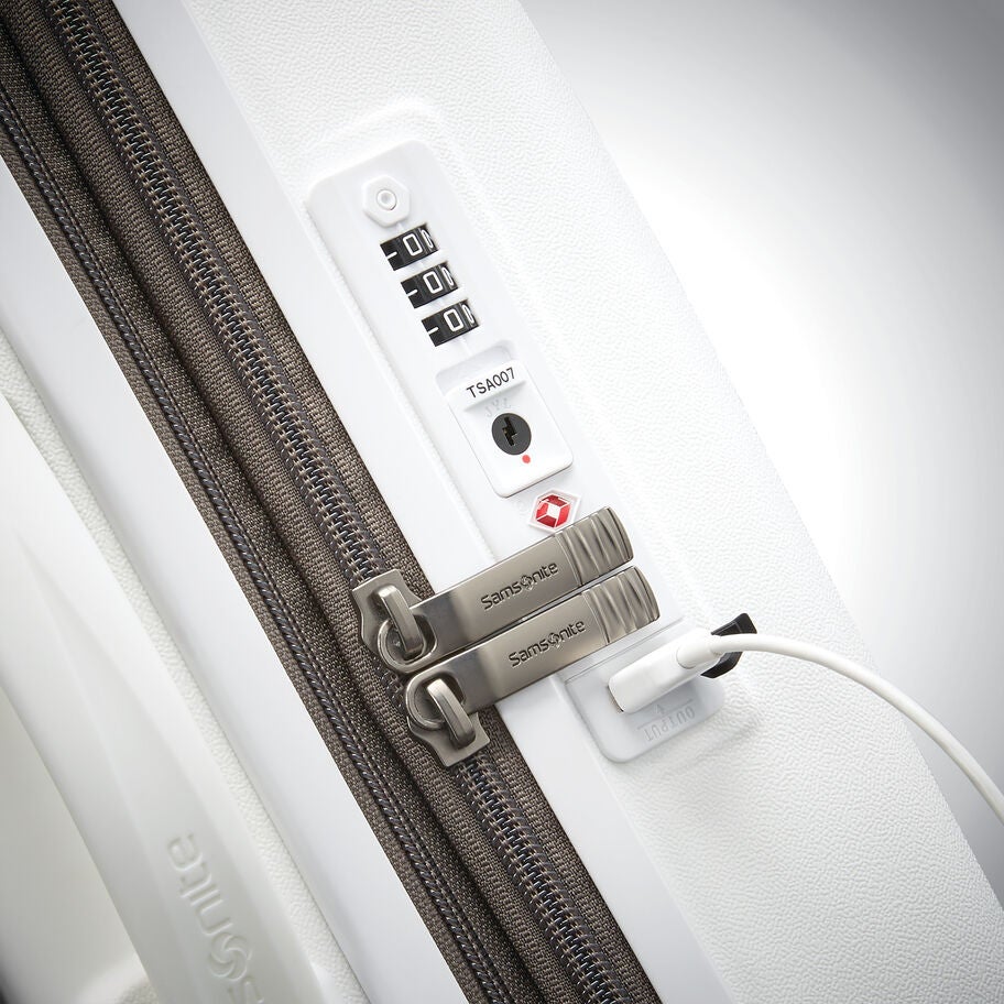 Voltage DLX 2 Piece Set (CO/L) in the color White. image number 4