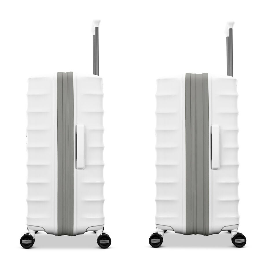 Venue X 3 Piece Set in the color Cloud White. image number 9