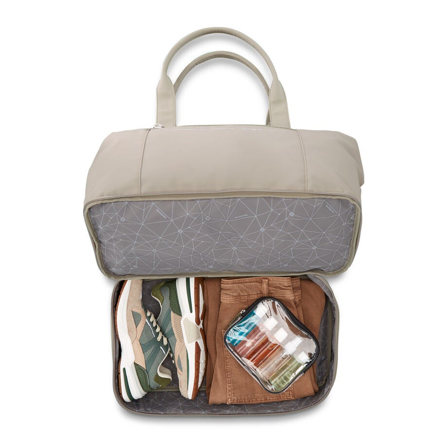 Better Than Basic Weekender in the color Limestone Grey. image number 2