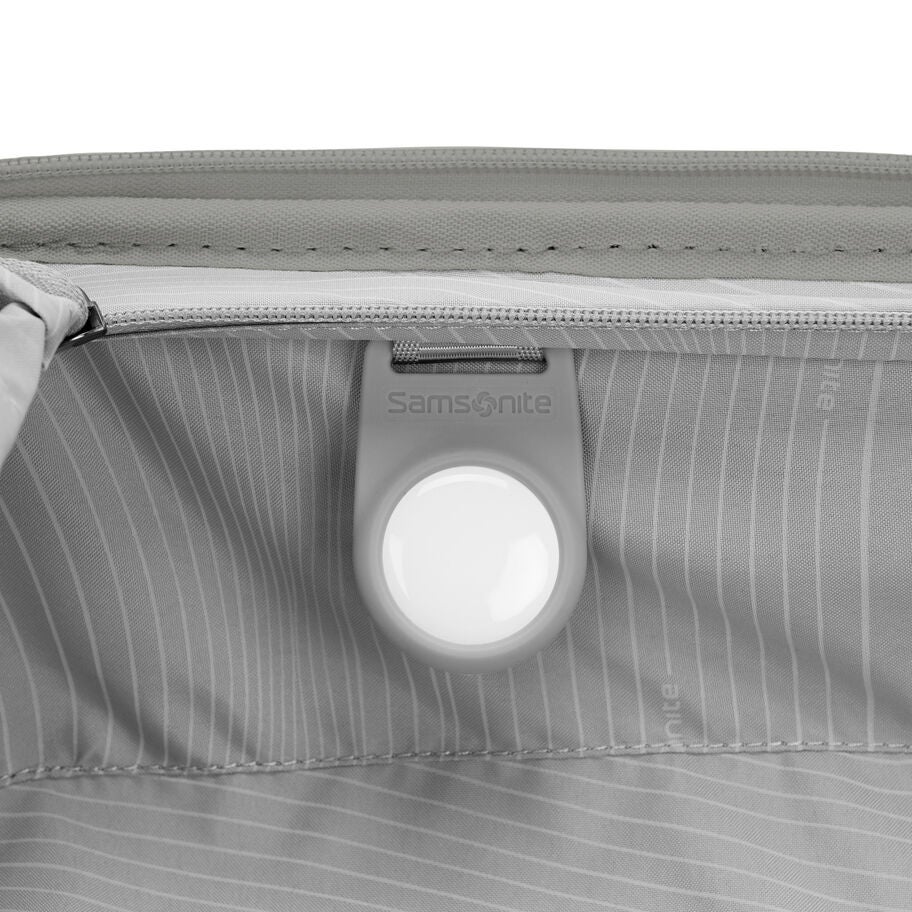 Venue X 3 Piece Set in the color Cloud White. image number 7