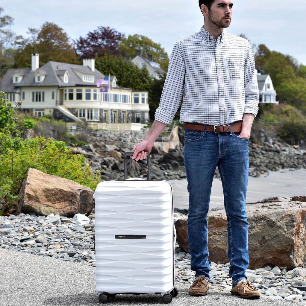 Voltage DLX Medium Spinner | Checked Luggage | Samsonite