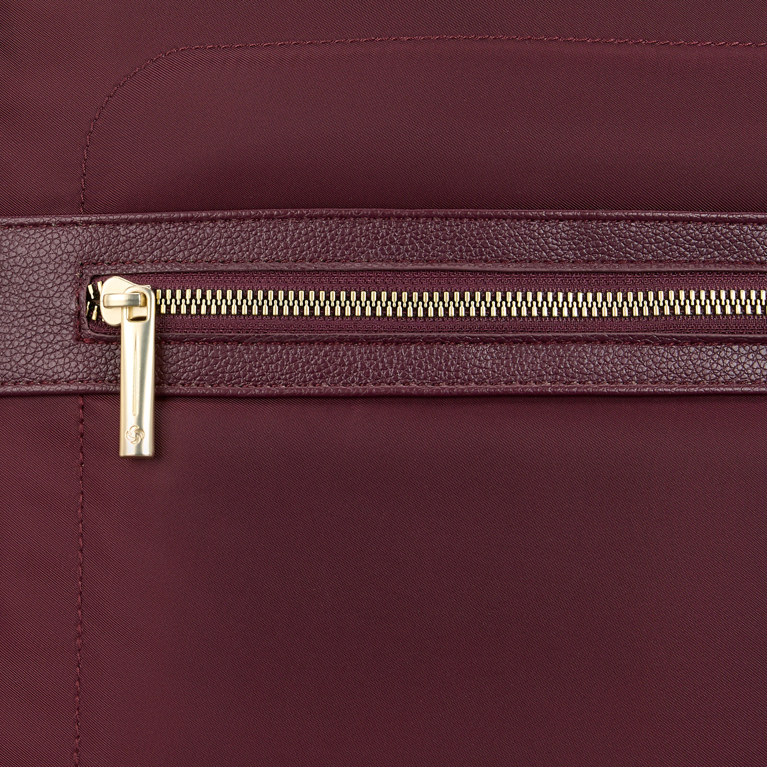 Samsonite Mobile Solution Essential Backpack Merlot Gold Hardware NWT Amazon.com: Samsonite Mobile Solutions 2 Essential Backpack  main image 2