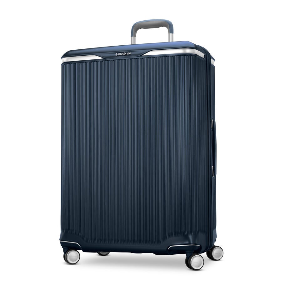 Silhouette 18 Hardside Large Spinner in the color Deep Navy. image number 0