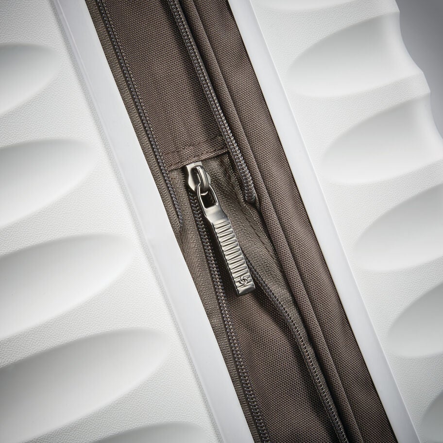 Voltage DLX Global Carry-On Spinner in the color White. image number 3