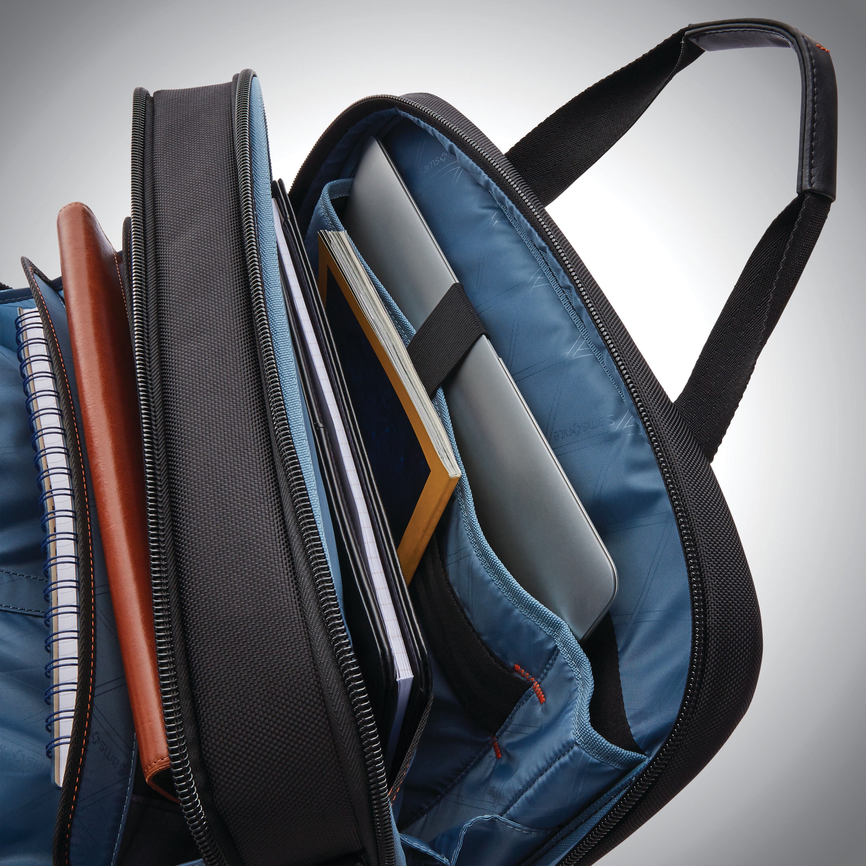 Samsonite qibyte hot sale laptop bag 14.1