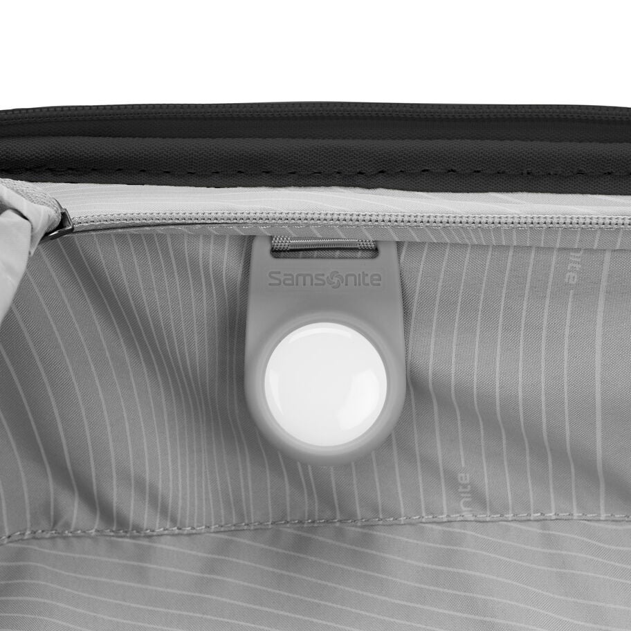 Venue X Carry-On Spinner in the color After Dark. image number 6