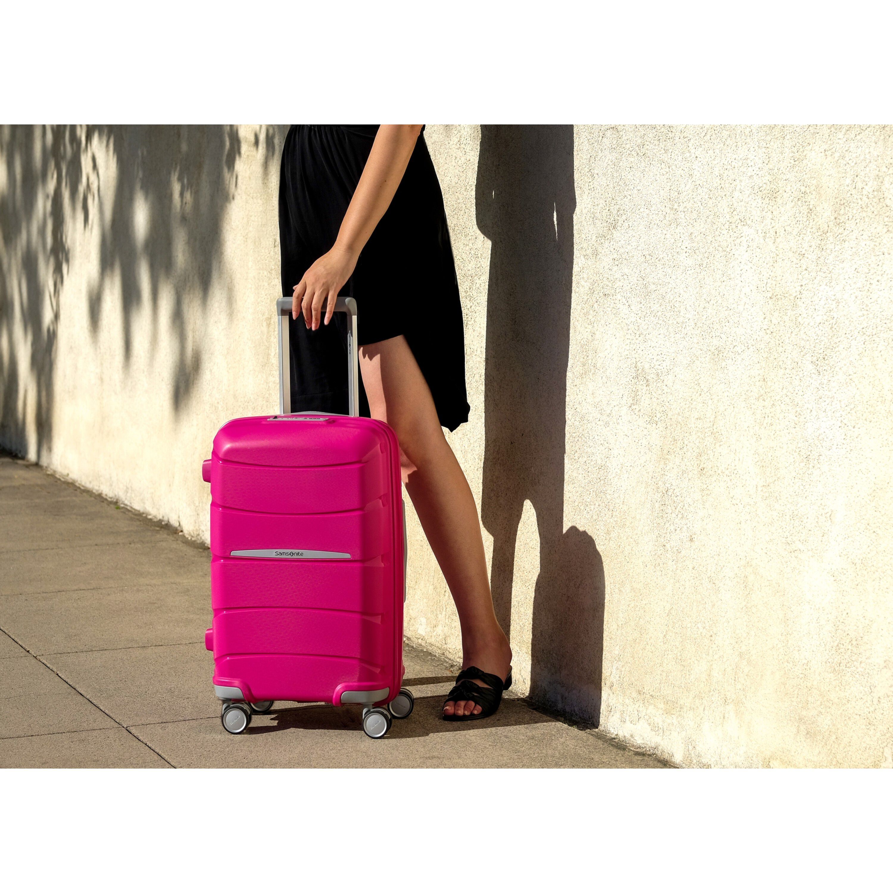 Buy Outline Pro 22 x 14 x 9 CarryOn Spinner for N/A 0.0 Samsonite US
