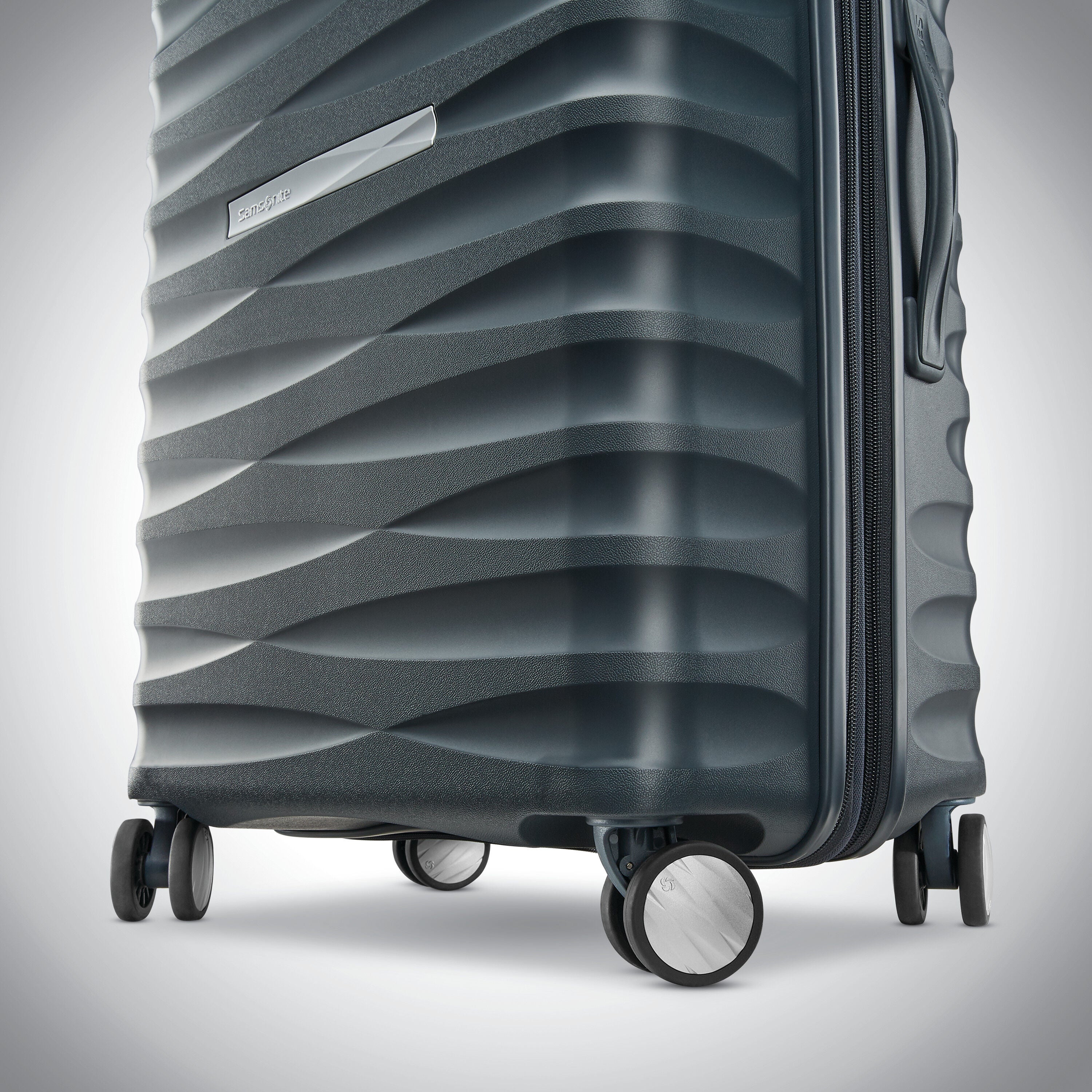 Voltage DLX Carry On Spinner Carry On Hardside Luggage Samsonite