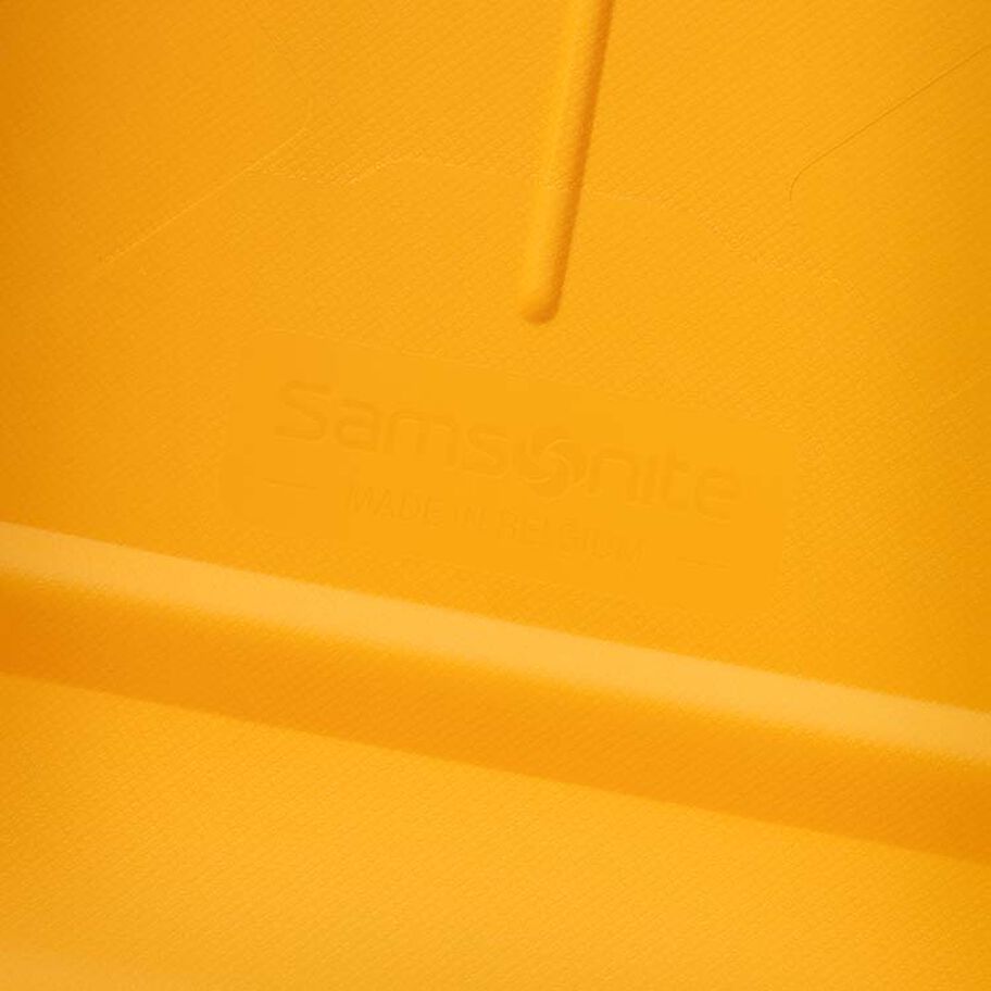 Essens Carry-On Spinner in the color Radiant Yellow. image number 13