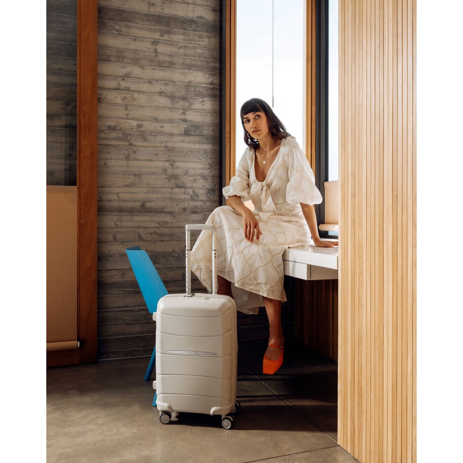 Outline Pro Carry-On Spinner in the color Stone Grey. image number 7