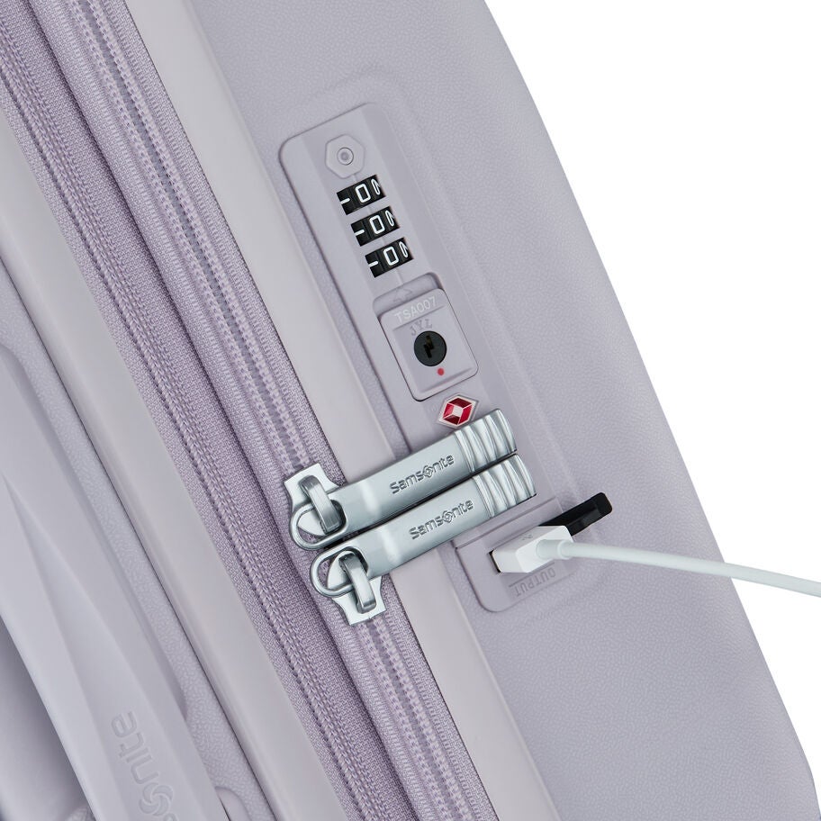 Voltage DLX Global Carry-On Spinner in the color Lilac. image number 3