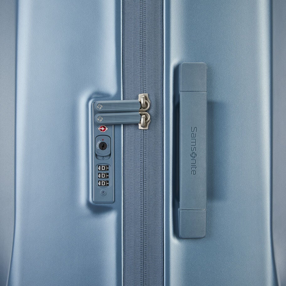 UpLIFT Hardside Large Spinner in the color Elemental Blue. image number 4