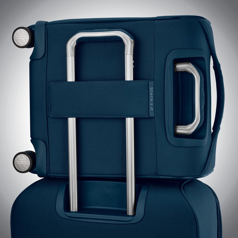 Theorym Softside Underseater in the color Emerald Teal. image number 9