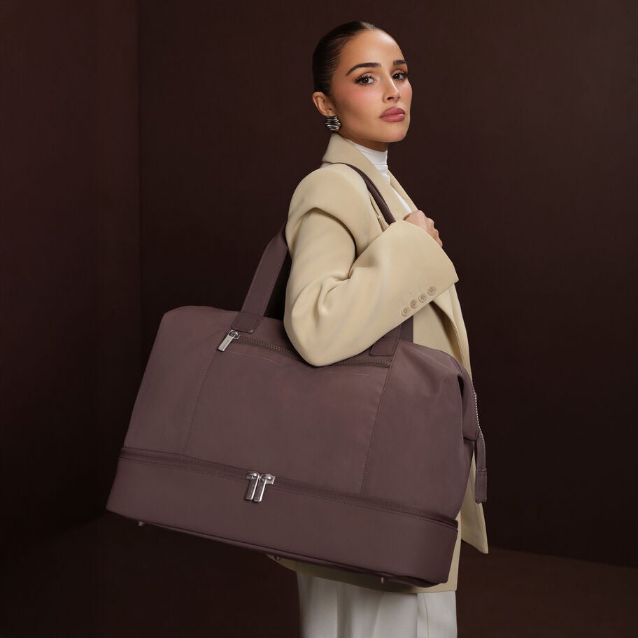 Better Than Basic Weekender in the color Chocolate Mauve. image number 1