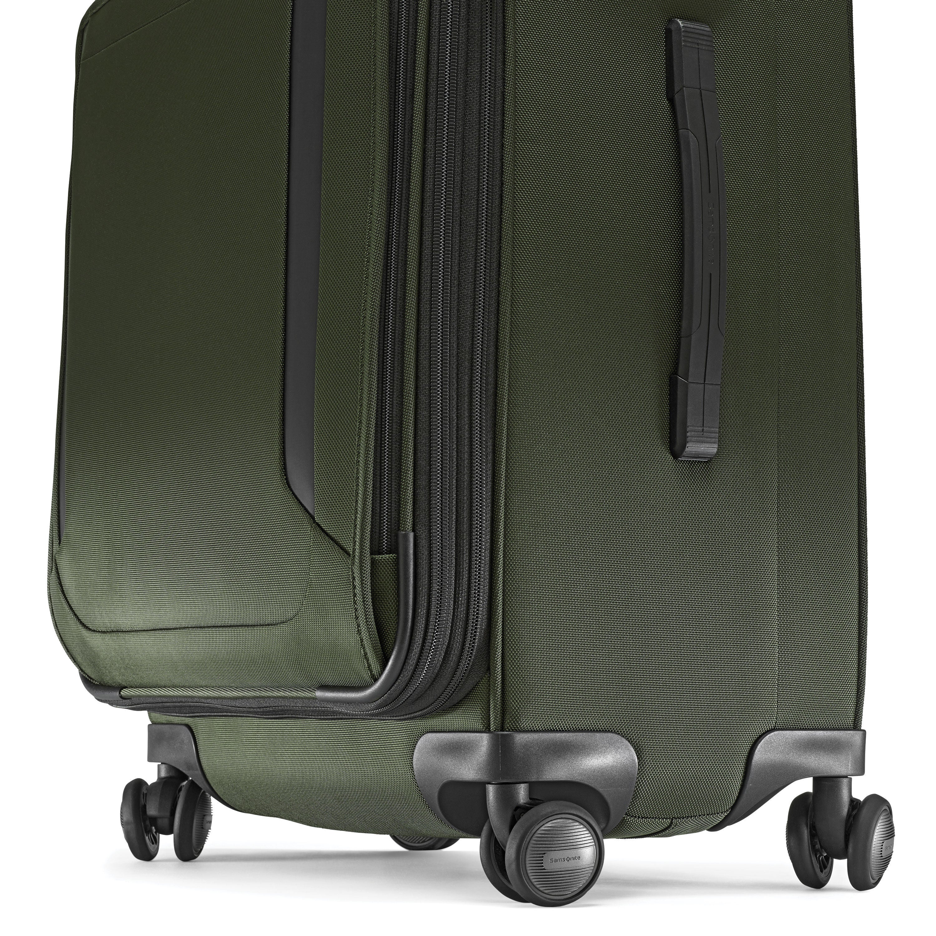 Buy Armage II Large Expandable Spinner for USD 303.74 Samsonite US