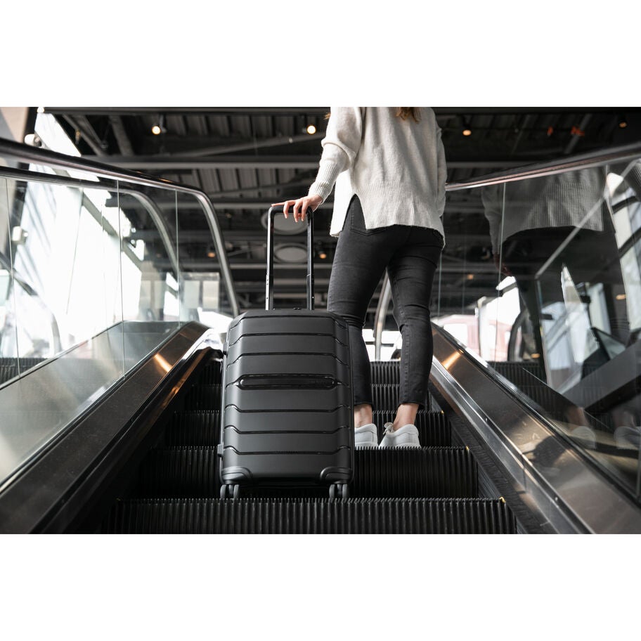 Freeform Carry-On Spinner in the color Blackout. image number 7