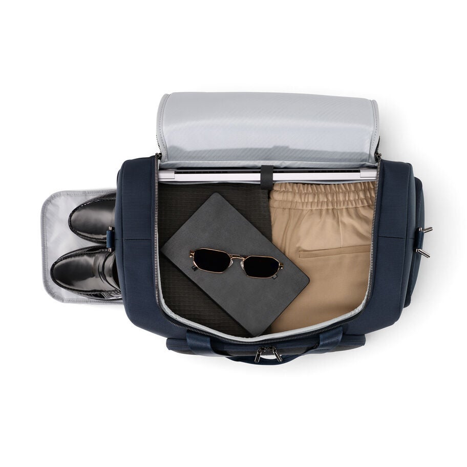 Nuroad DLX Duffel in the color Midnight Blue. image number 1