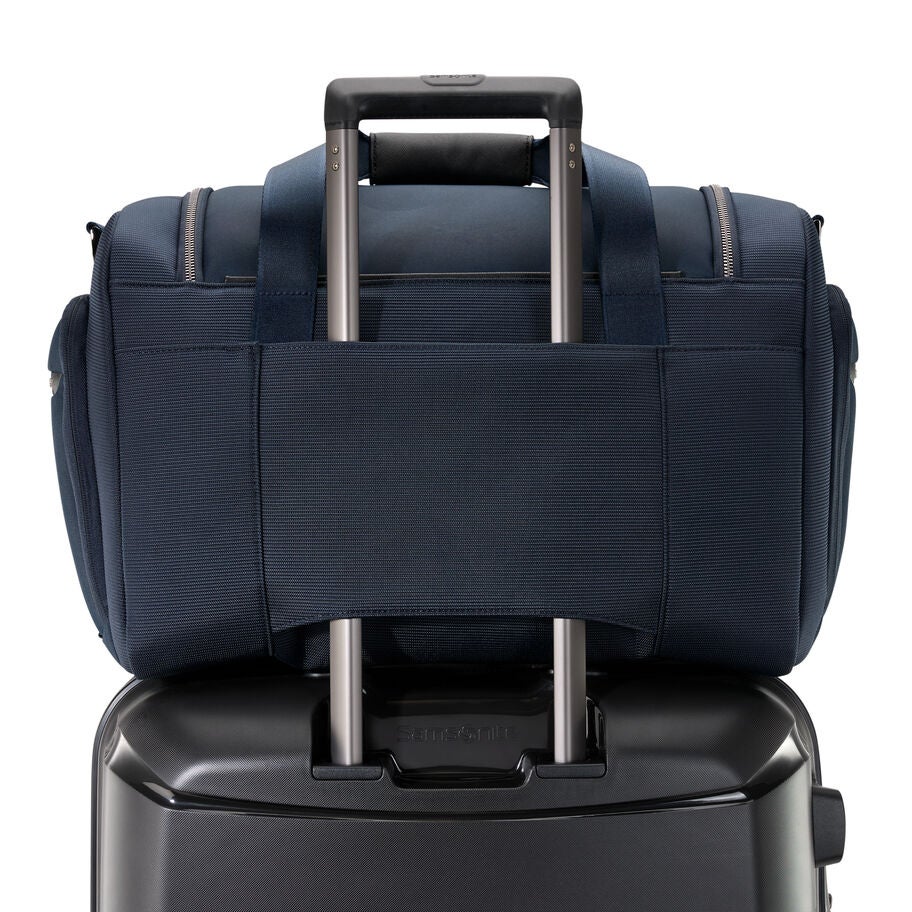 Nuroad DLX Duffel in the color Midnight Blue. image number 5
