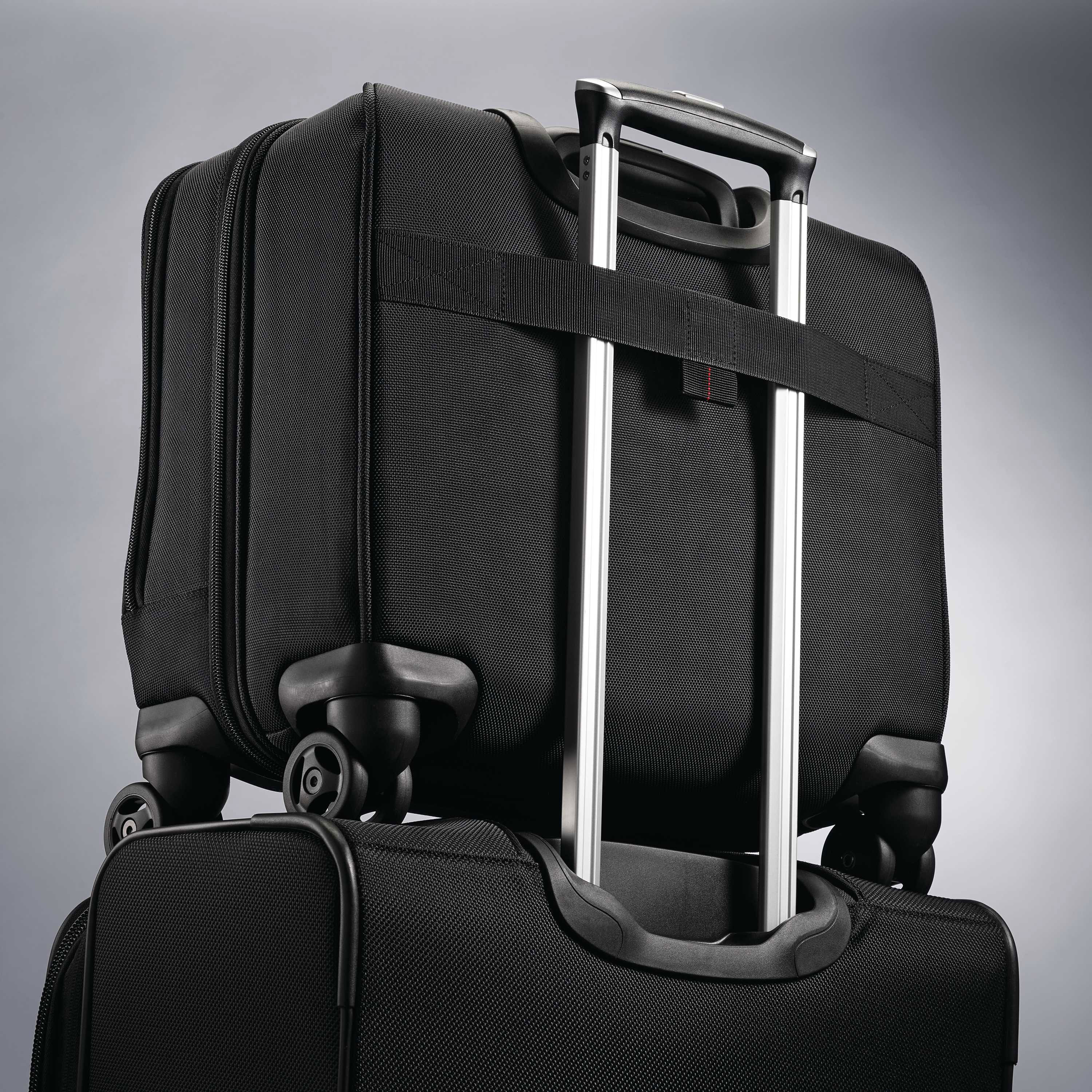 Samsonite xenon 3 discount spinner mobile office