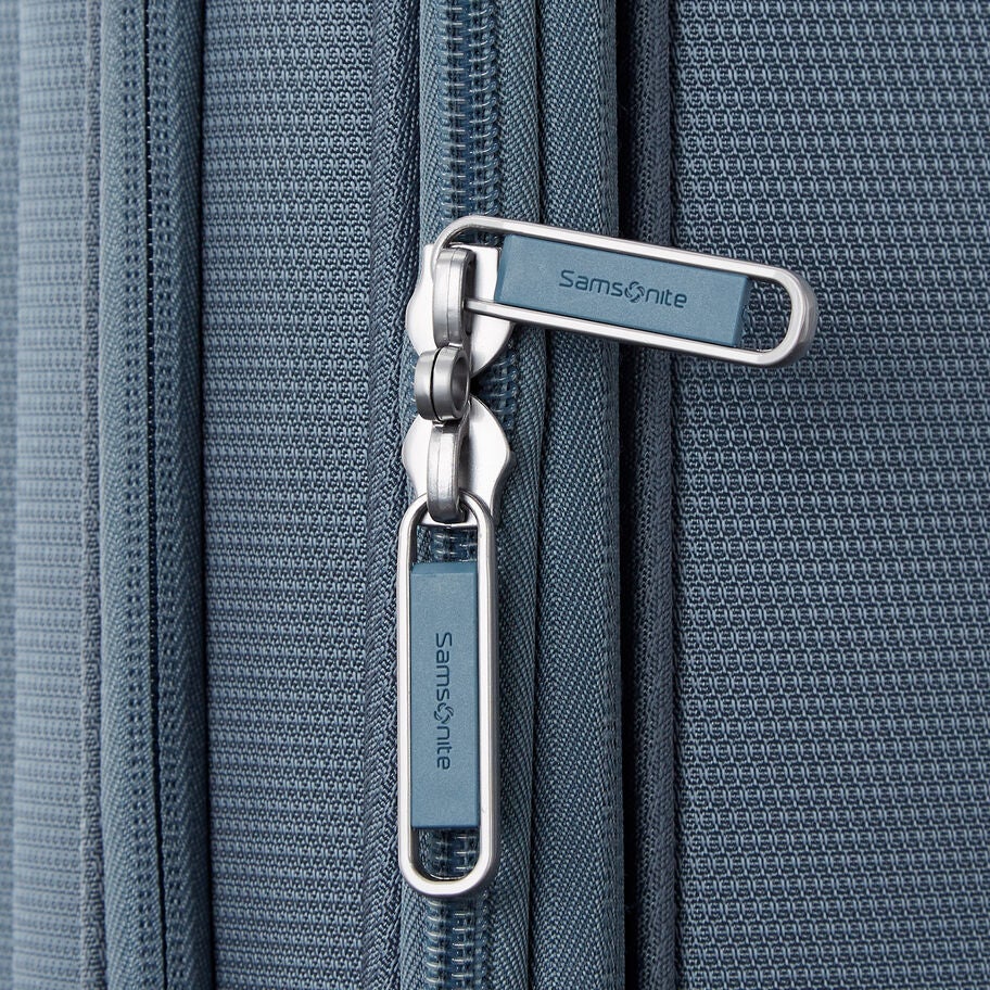 UpLIFT Softside Large Spinner in the color Elemental Blue. image number 5