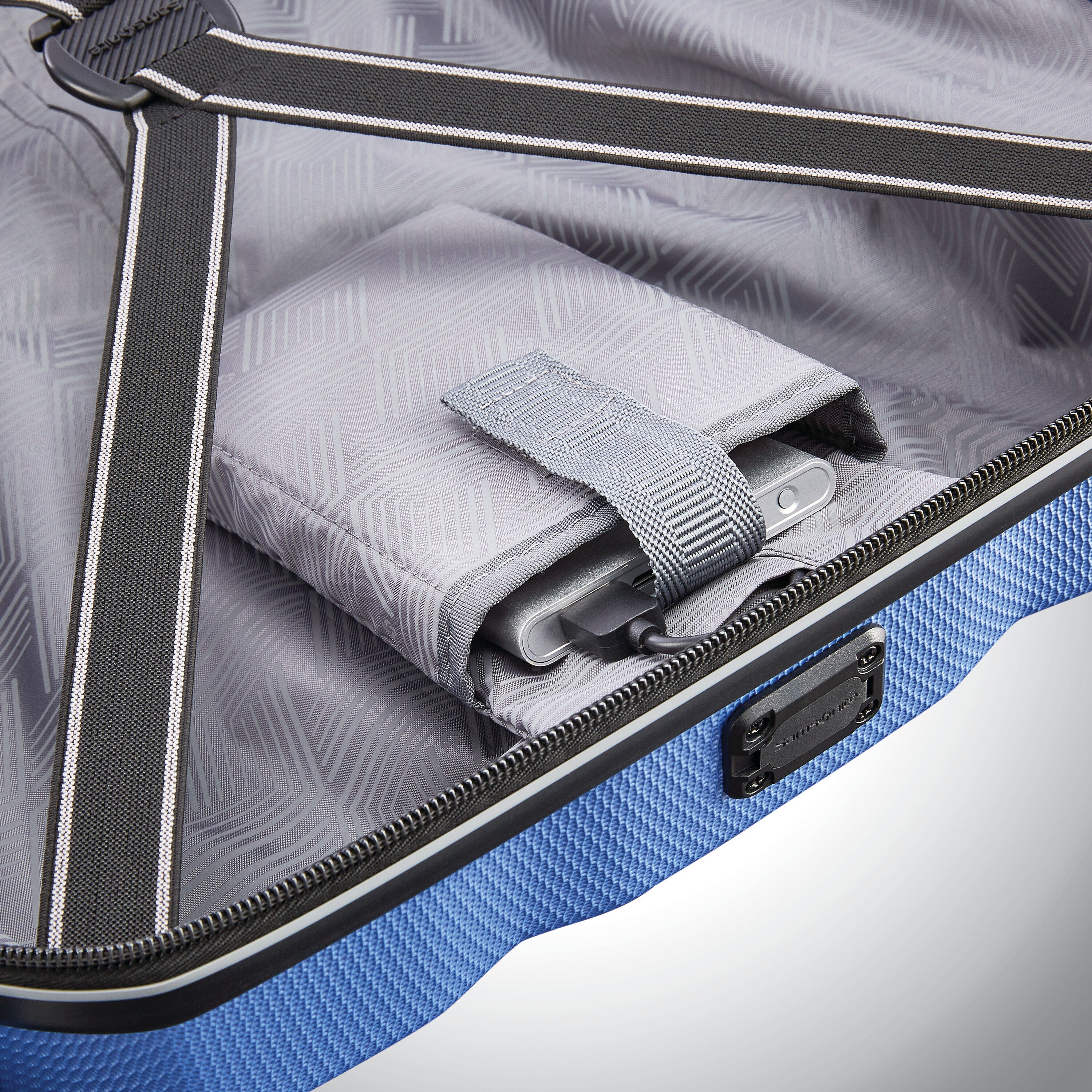 Samsonite pivot top luggage