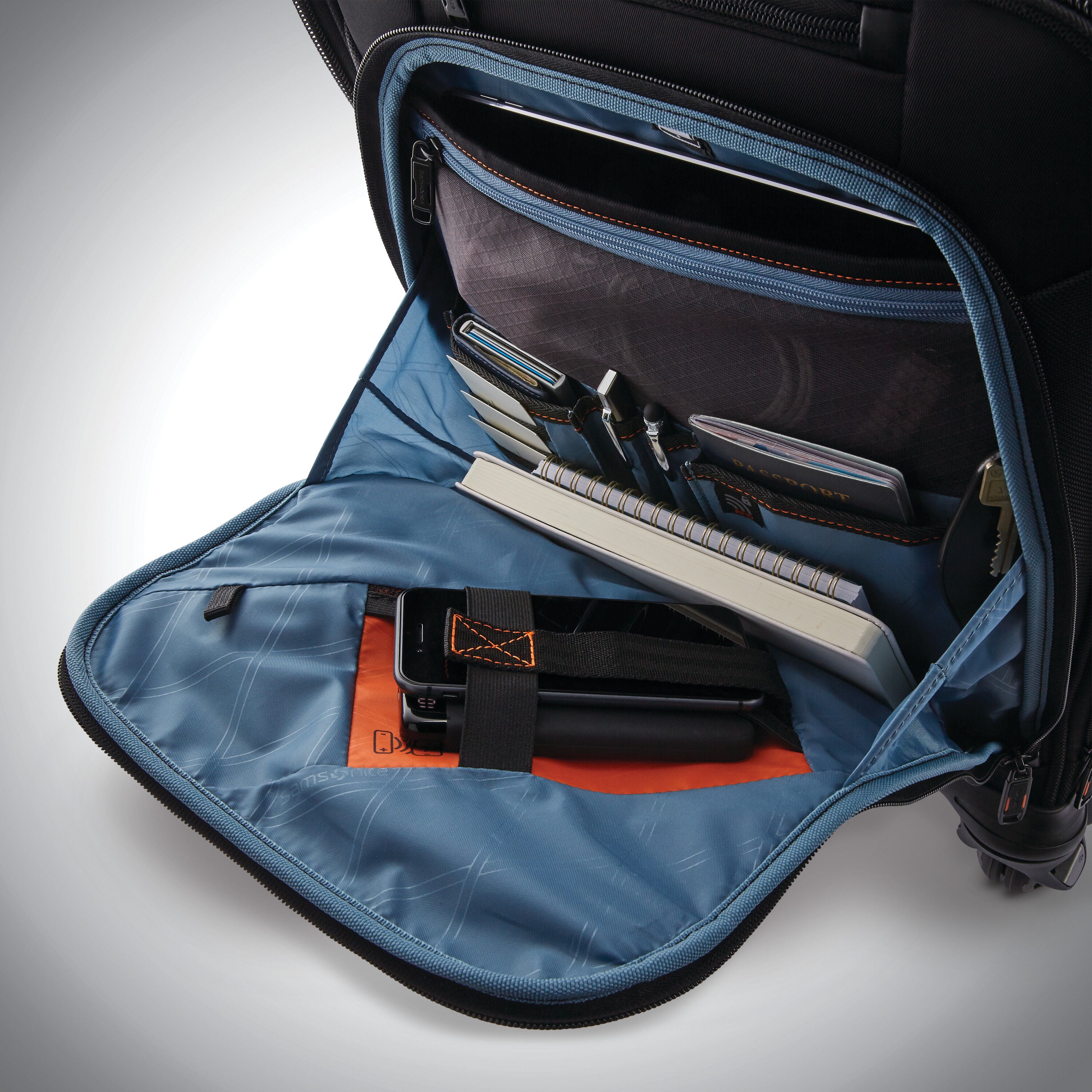 Buy Samsonite Pro Vertical Spinner Mobile Office for USD 194.99