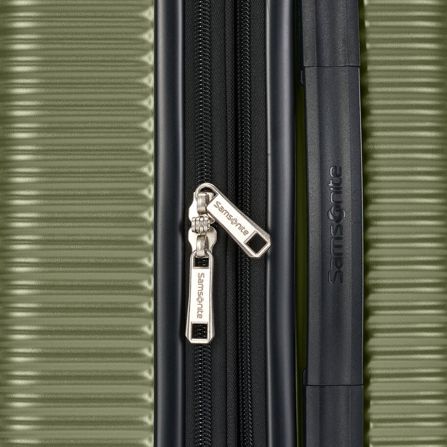 Valor X 3 Piece Set in the color Olive Green. image number 5