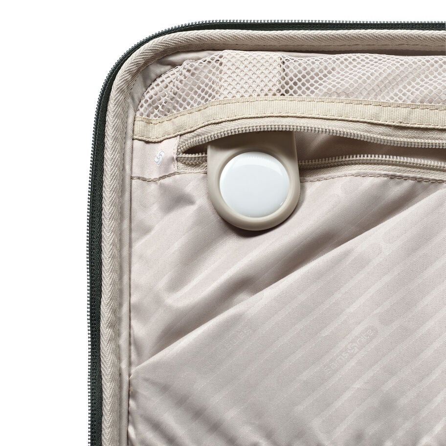 Paralux Global Carry-On Spinner in the color Olive. image number 5