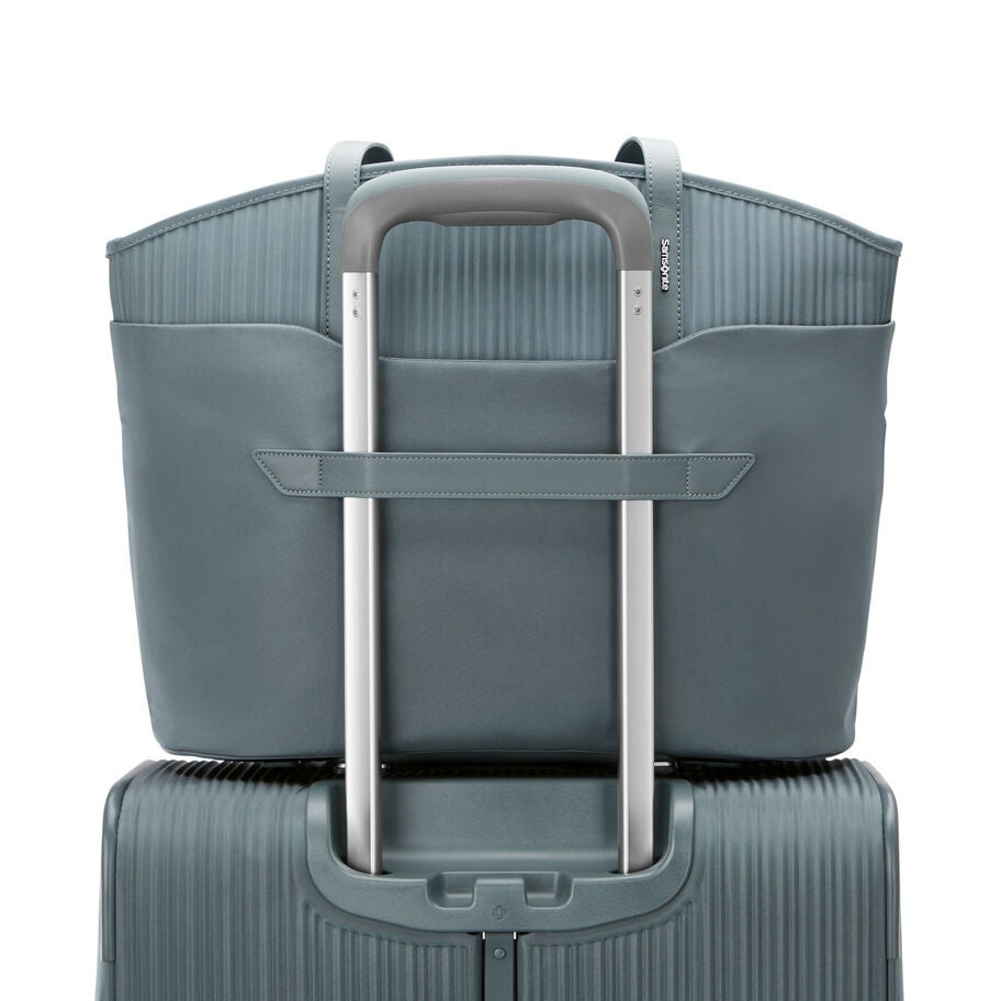 Silhouette 18 Women's Tote in the color Deep Navy. image number 8