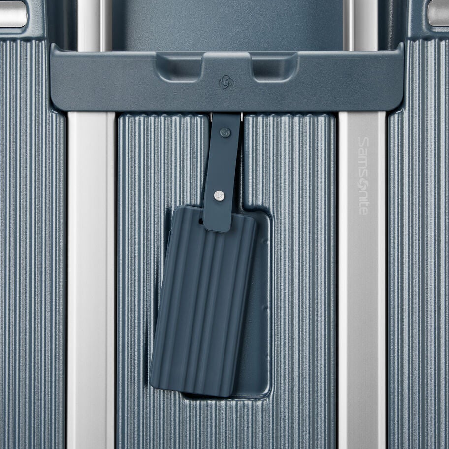 Silhouette 18 Hardside Carry-On Spinner in the color Deep Navy. image number 7