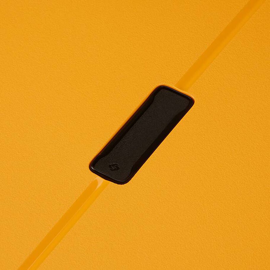 Essens Carry-On Spinner in the color Radiant Yellow. image number 14