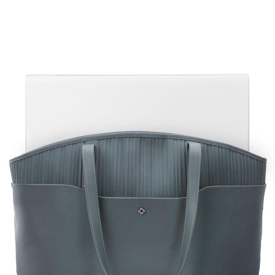 Silhouette 18 Women's Tote in the color Deep Navy. image number 2