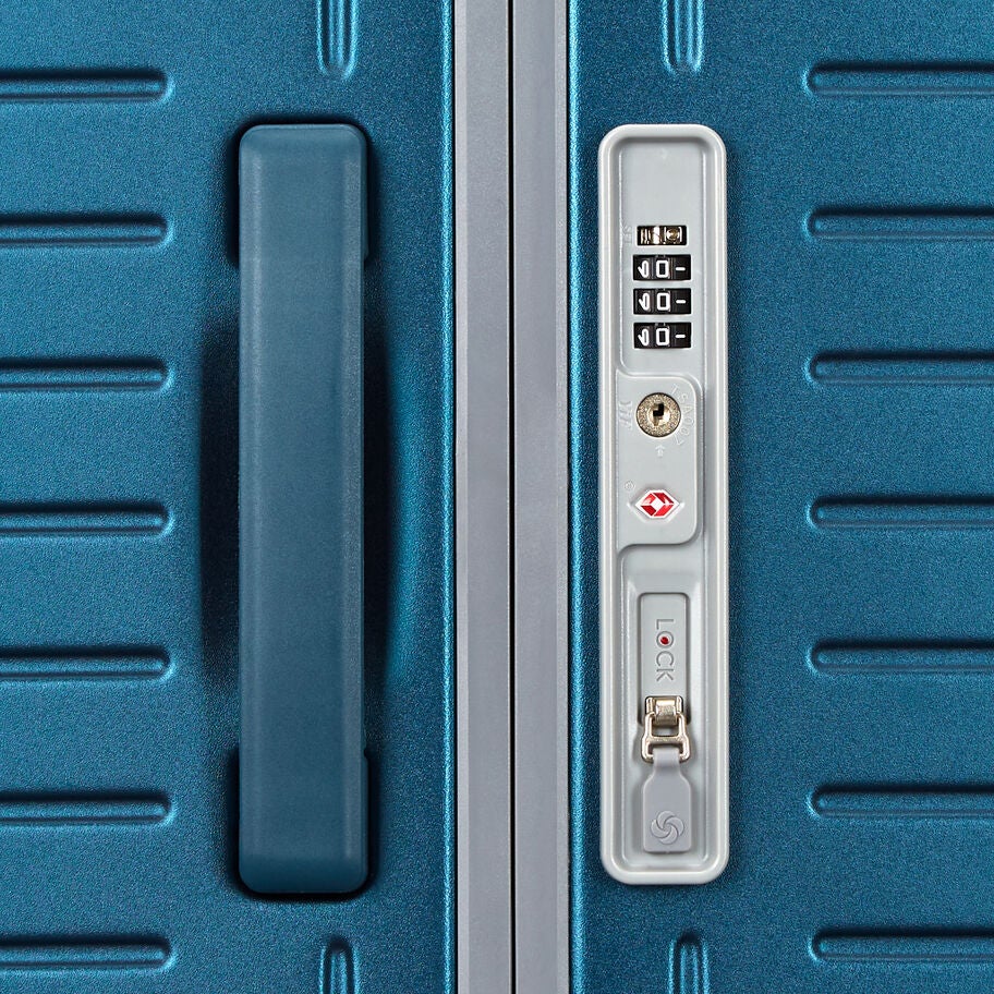 Framelock Max Large Spinner in the color Emerald Teal. image number 3