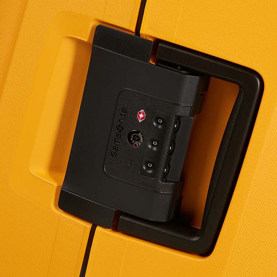 Essens Large Spinner in the color Radiant Yellow. image number 9
