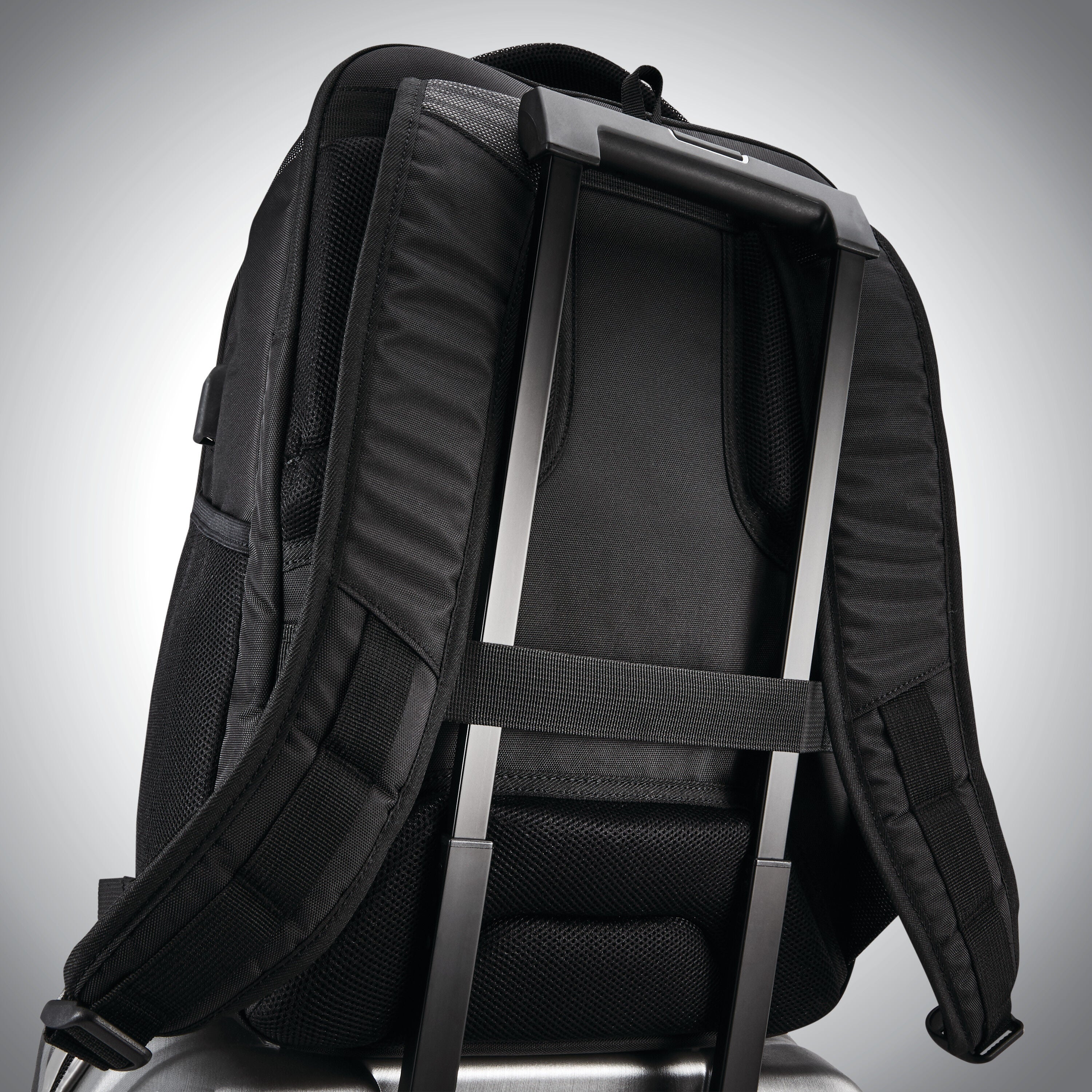 Samsonite actaeon sale shoulder backpack