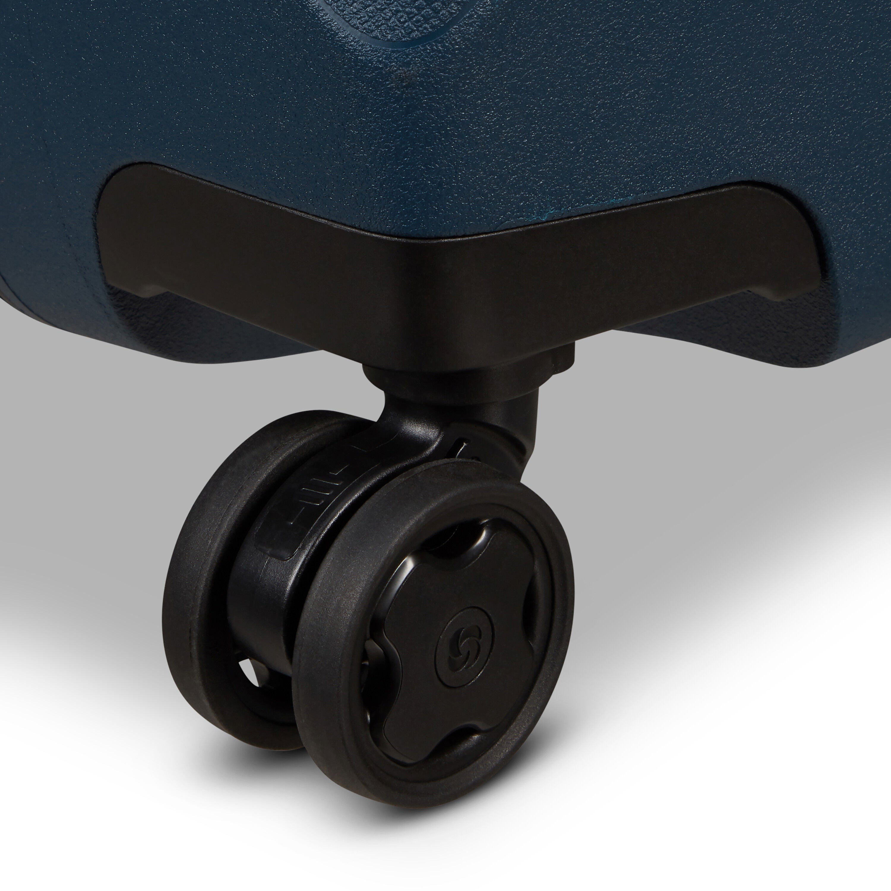 Essens Large Spinner | Checked Luggage | Samsonite