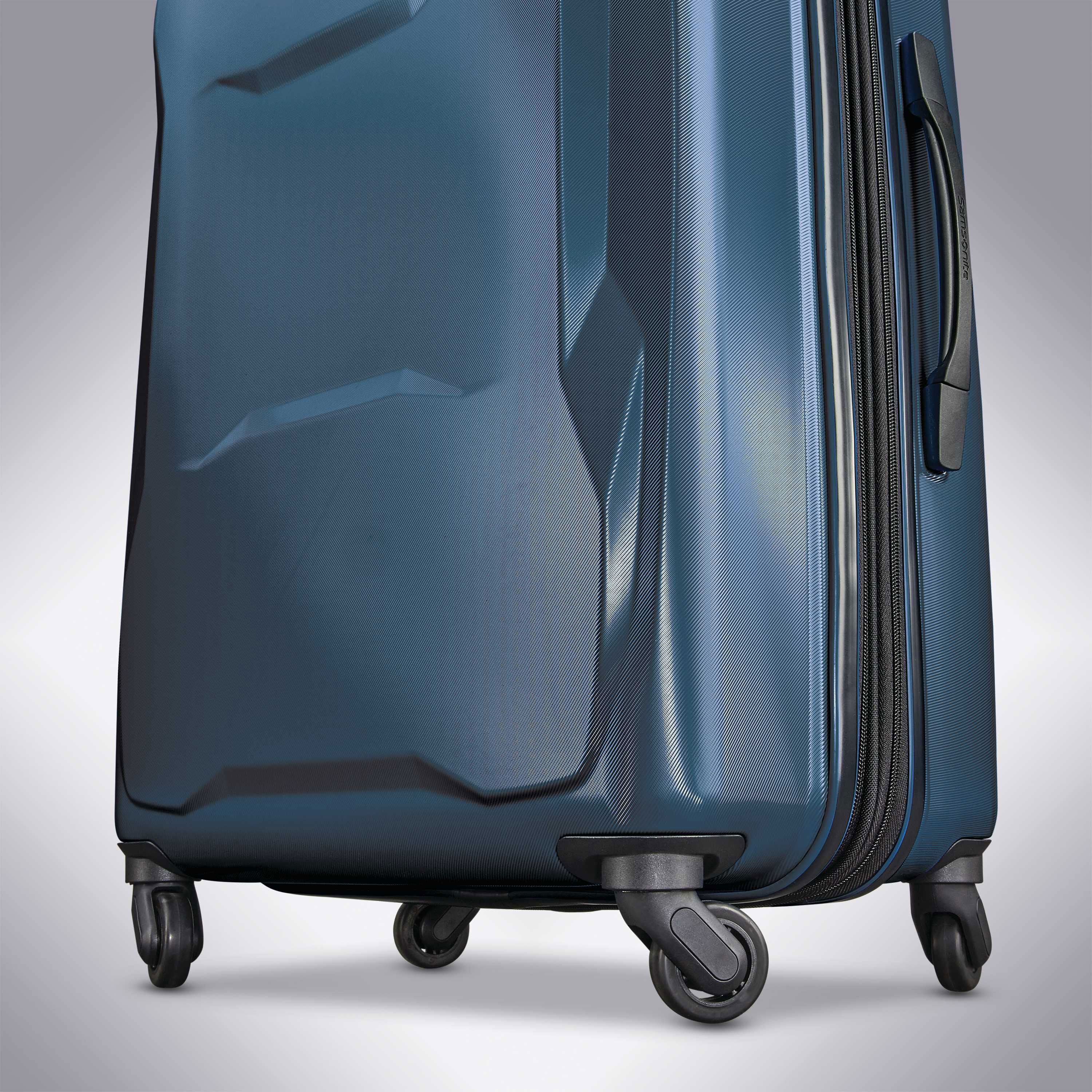 Samsonite top pivot luggage