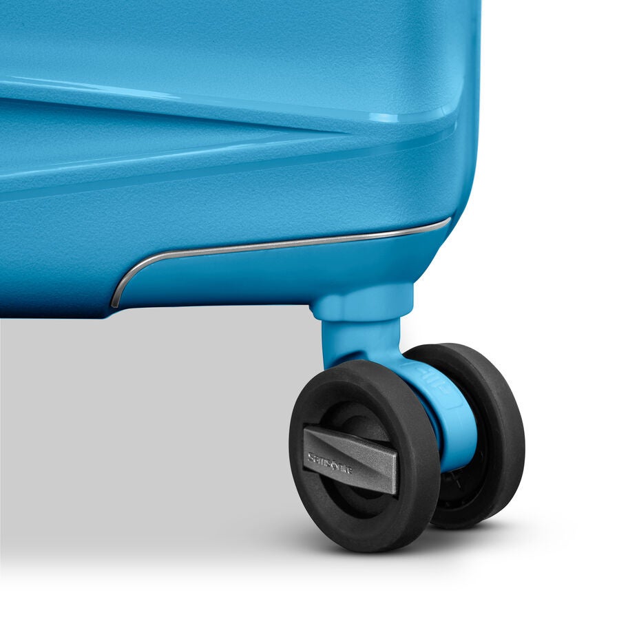 Venue X Large Spinner in the color Adriatic Blue. image number 9