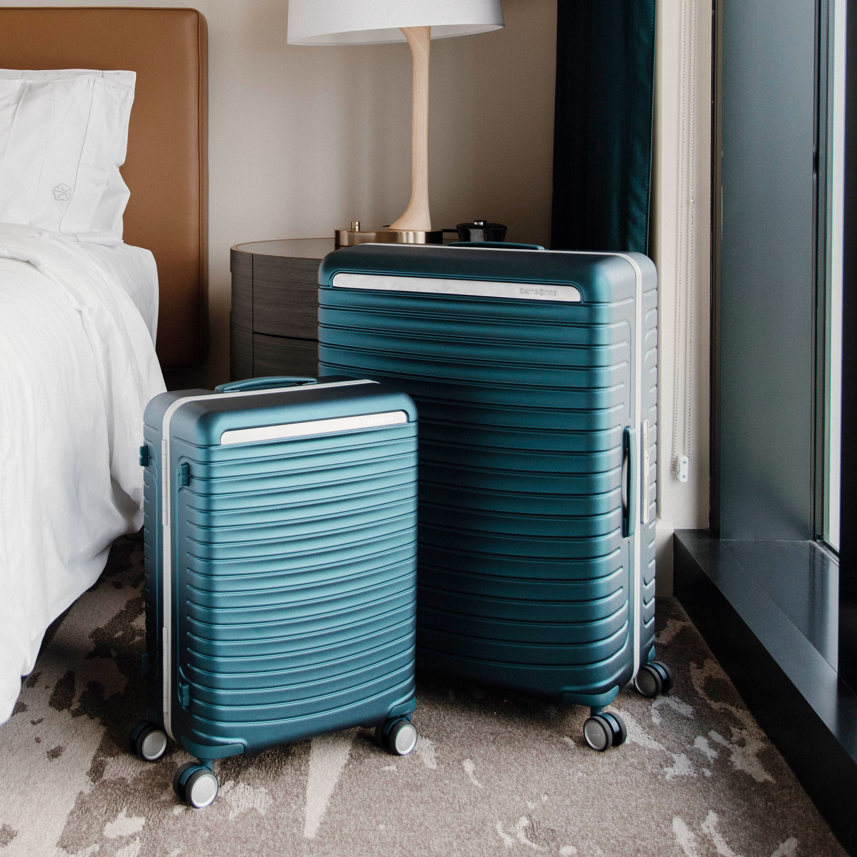 Framelock Max Large Spinner Luggage Samsonite