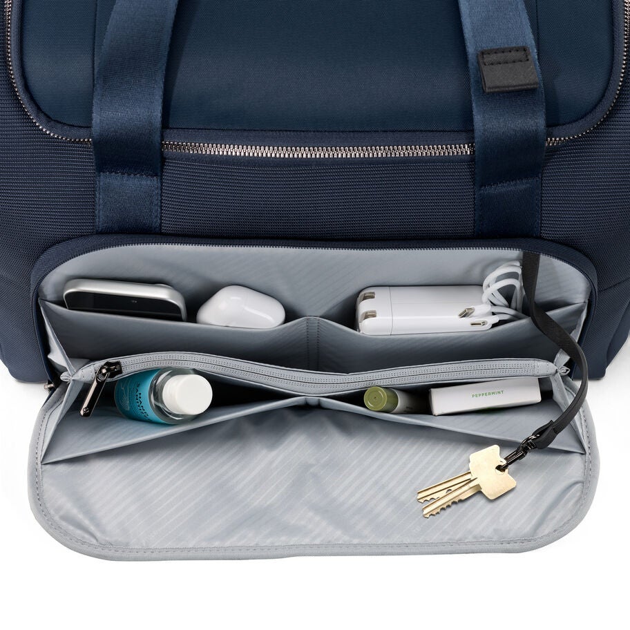 Nuroad DLX Duffel in the color Midnight Blue. image number 2