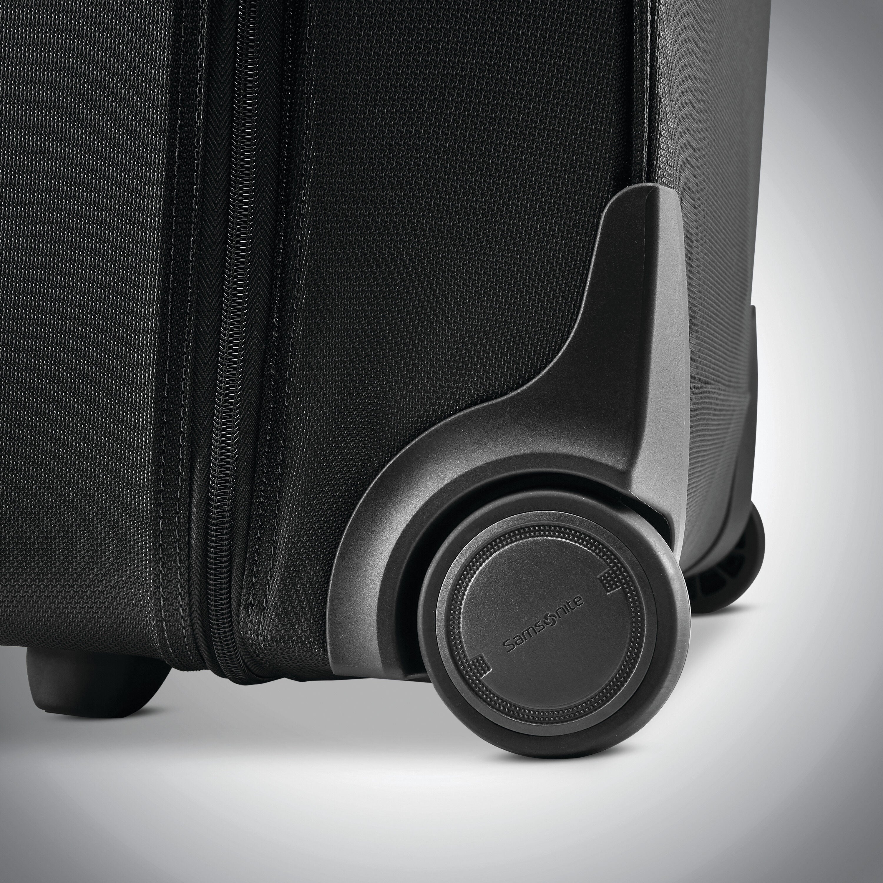 Samsonite agilis sale garment sleeve