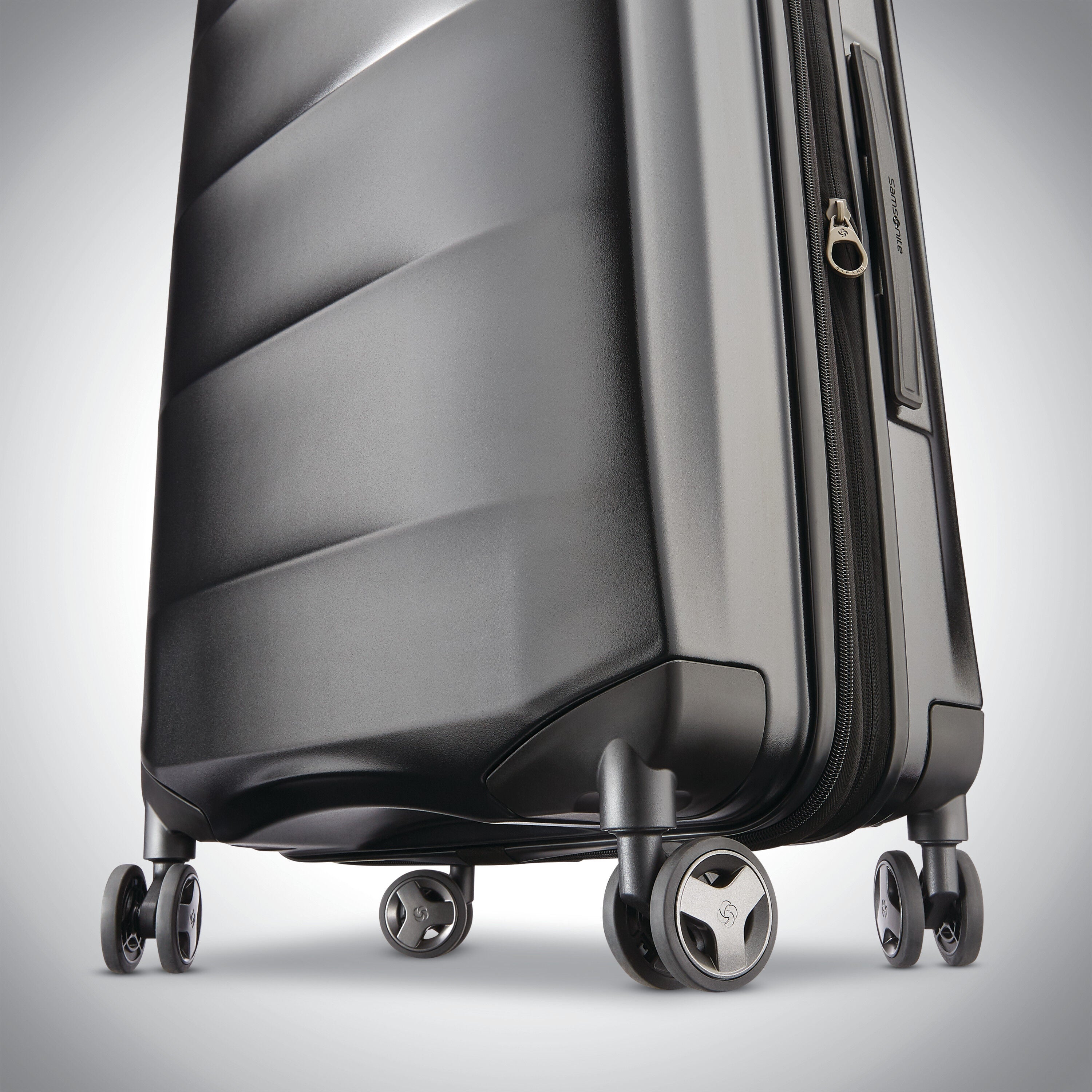 Black samsonite carry on hot sale
