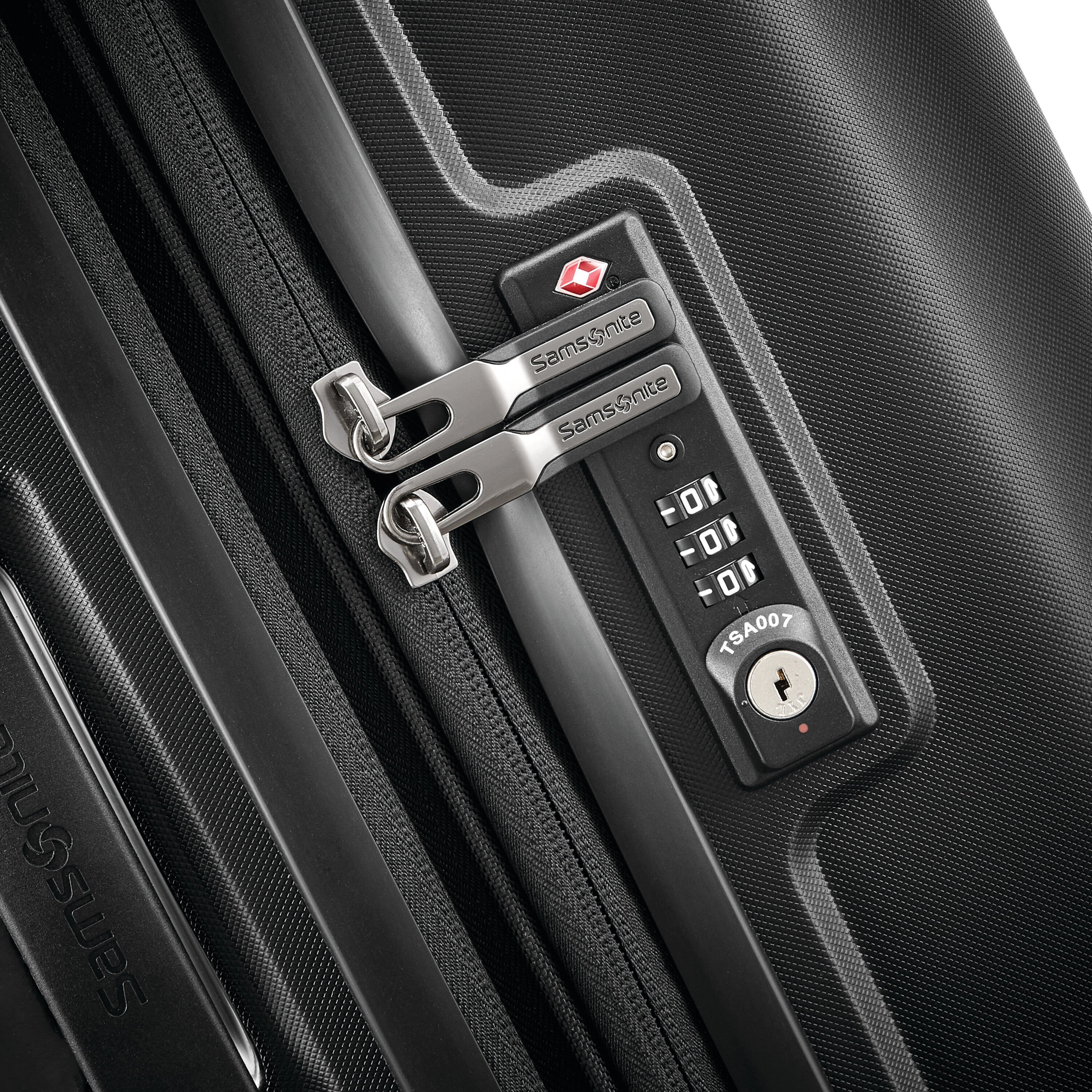 Outline Pro Medium Spinner Hardside Medium Checked Luggage