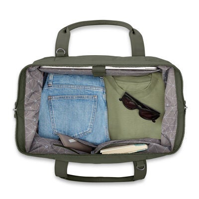 Better than Basic Weekender in the color Olive.