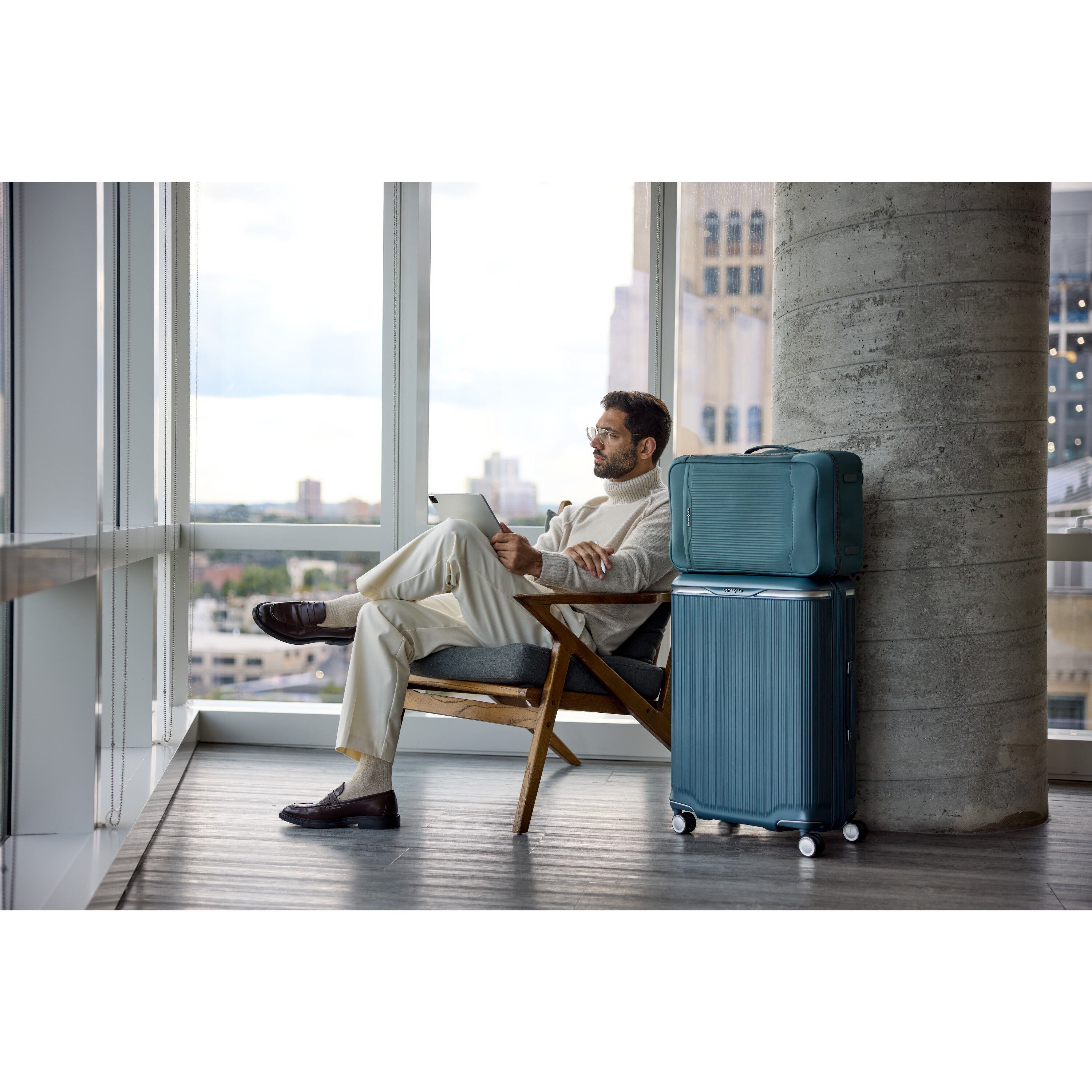 Silhouette 18 Hardside Medium Spinner - Thumbnail 5