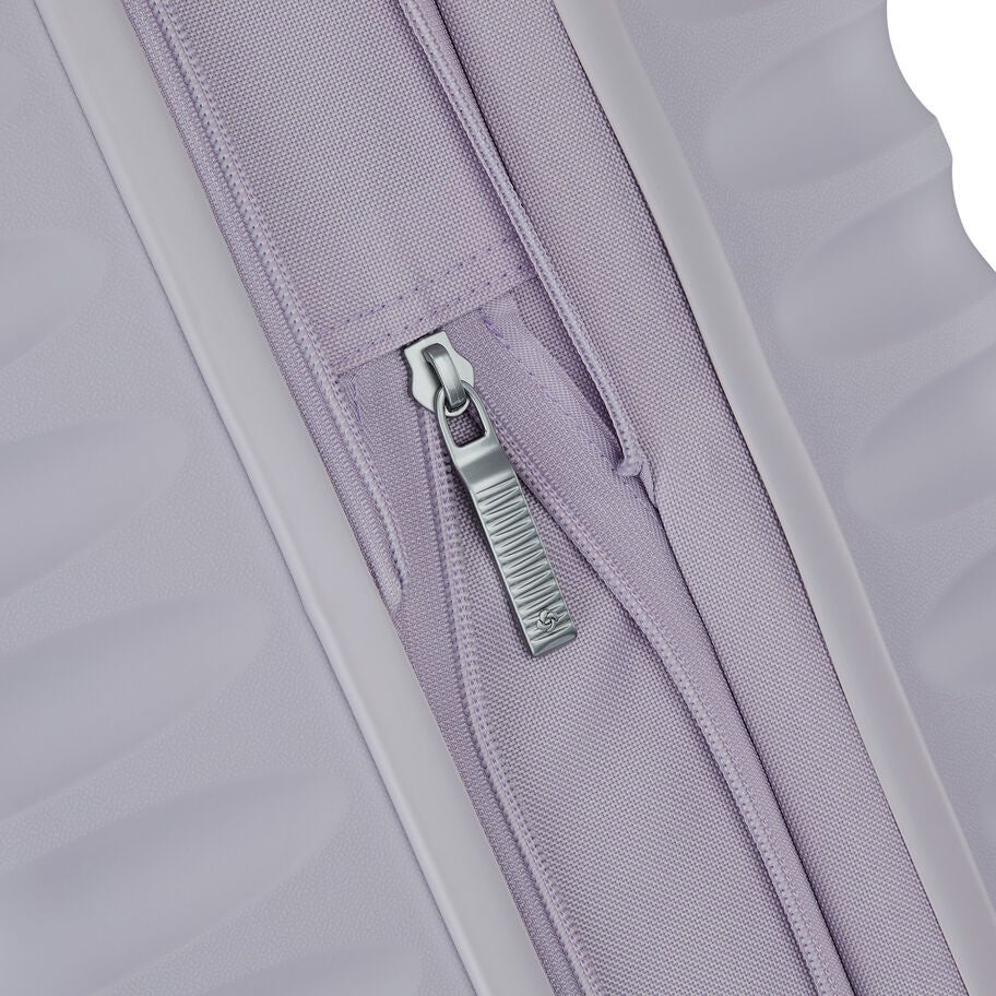 Voltage DLX Global Carry-On Spinner in the color Lilac. image number 4