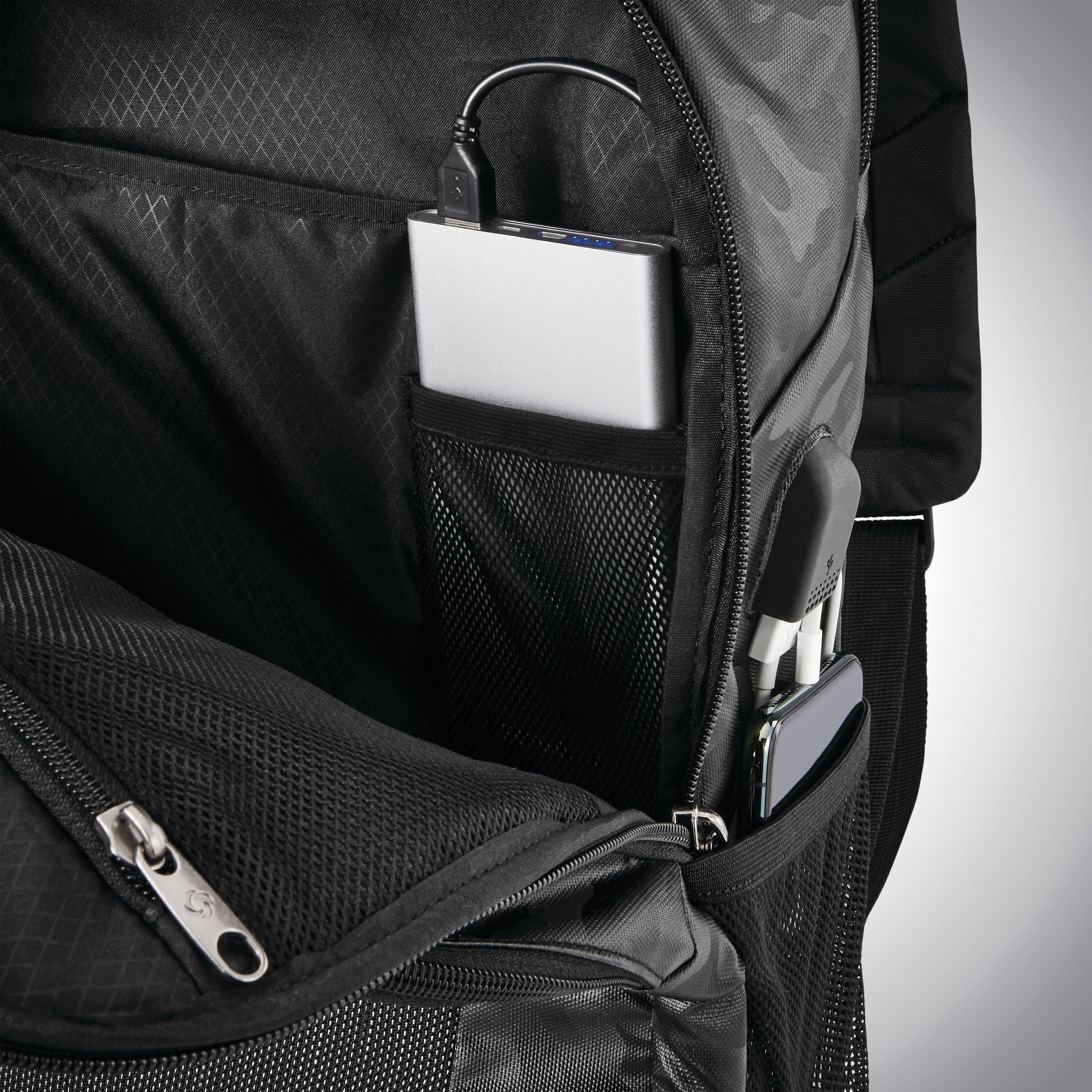 Samsonite backpack with usb port store
