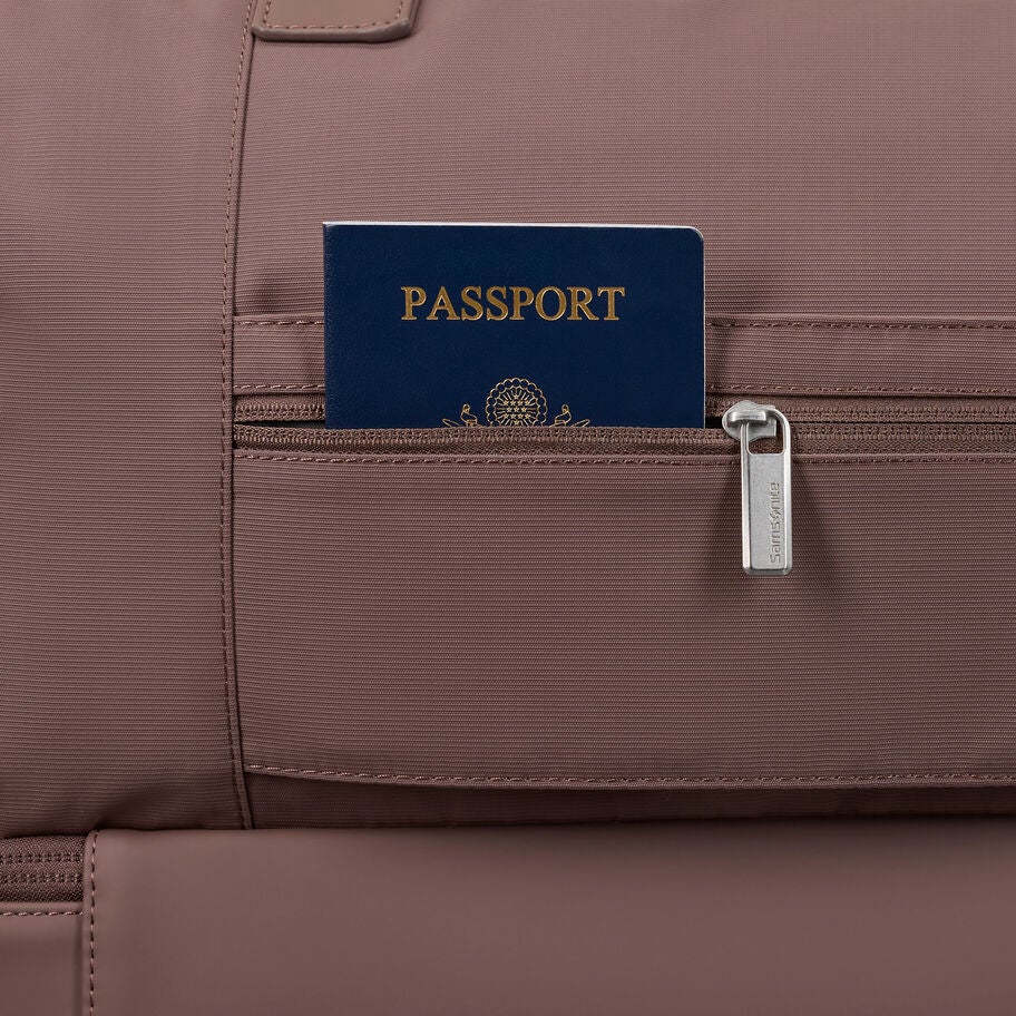 Better Than Basic Weekender in the color Chocolate Mauve. image number 6