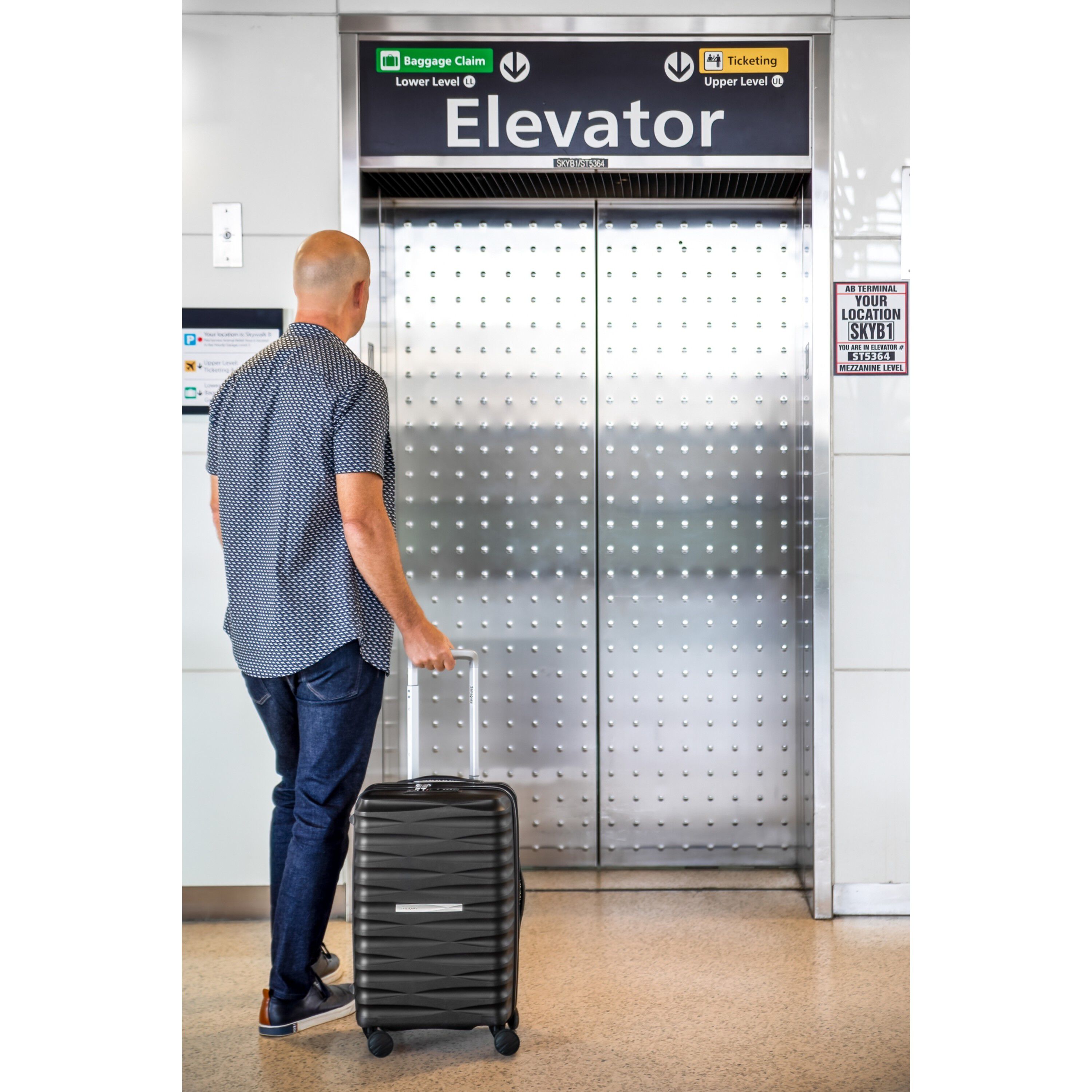 Voltage DLX Carry-On Spinner | Luggage | Samsonite